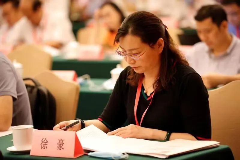 3499拉斯维加斯线路集团规划发展中心总监徐豪荣获“新乡市五一巾帼焦芈”